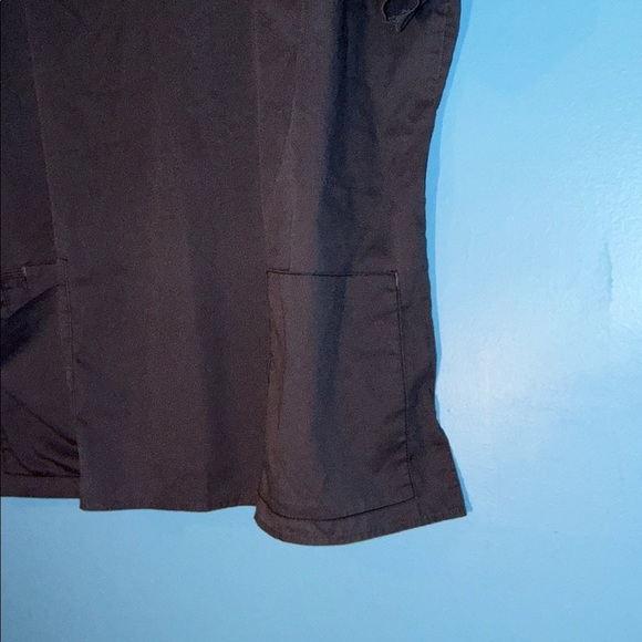 Wonderwink v neck Scrub Top - Picture 5 of 5